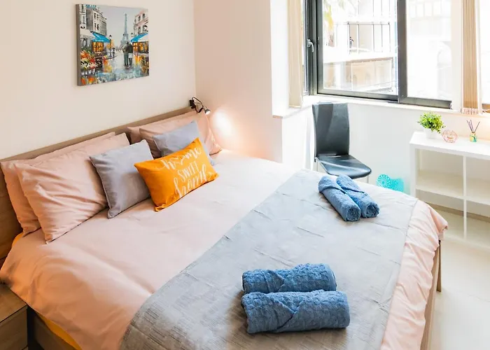 Modern Comfort - 2Br Apartment Center Of St Julians & Paceville
